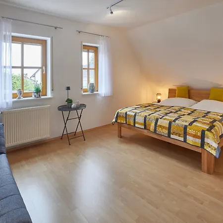 Winzerlodge, Kirchberg 아파트 글라이스젤렌글라이쇼르바흐